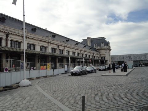 Gare Bordeaux ST Jean 駅前.jpg