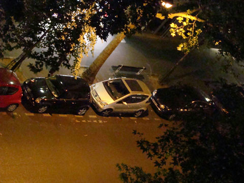 Paris の縦列駐車2.jpg